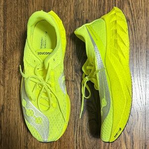 USED Saucony Endorphin Pro 4 size 8.5 in good condition